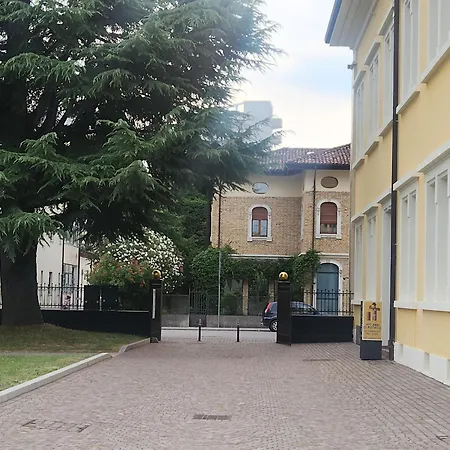 Il Pozzo Dei Desideri Shabby Bed & Breakfast Spilimbergo